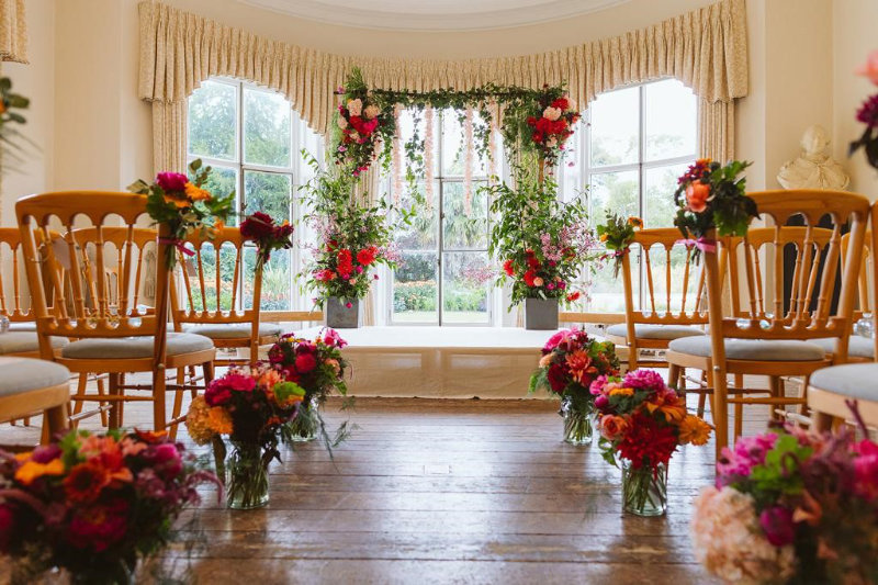 A Vibrant Hindu Wedding Ceremony with an Explosion of Colour