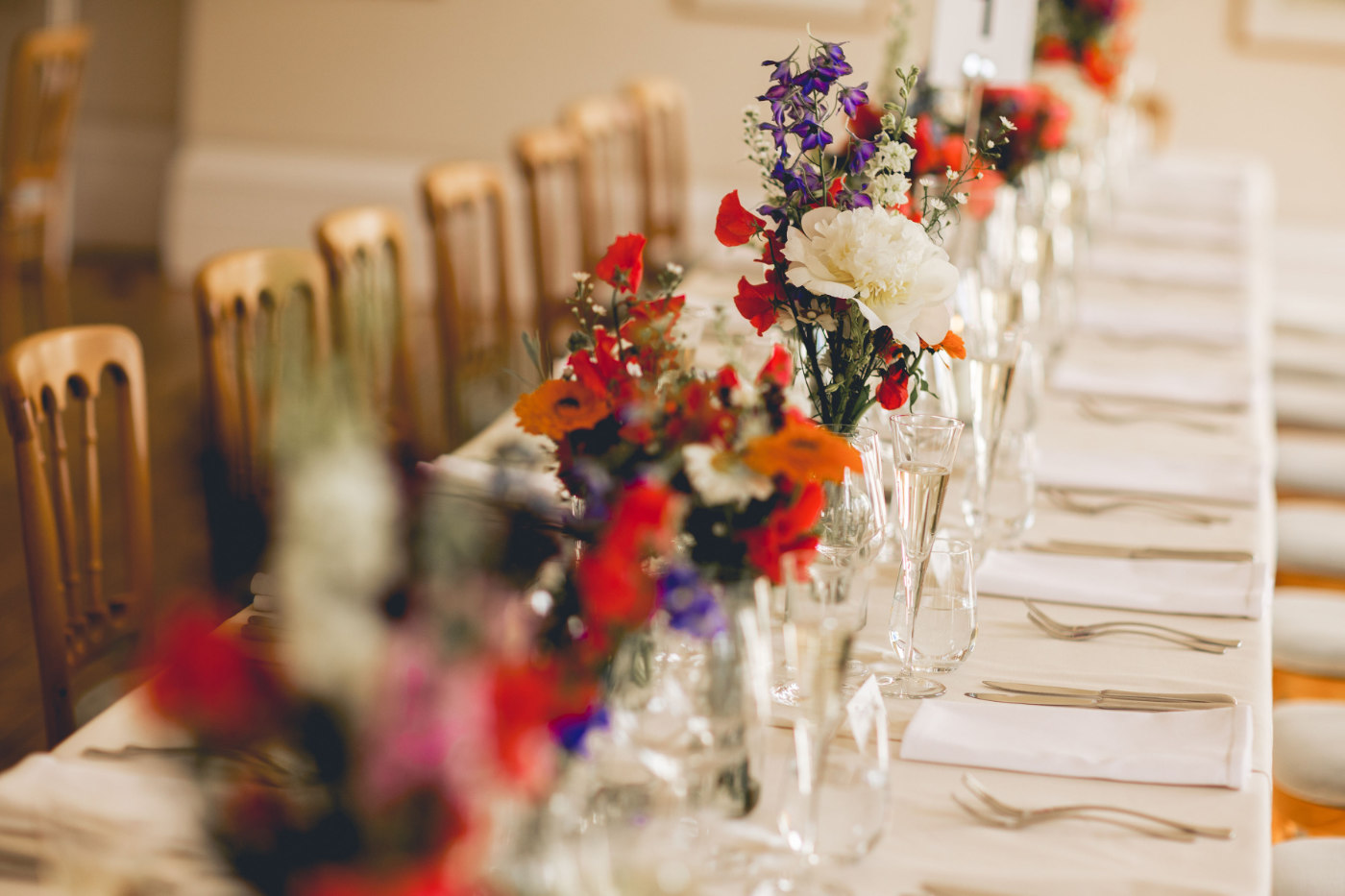 A&J’s Romantic Spring wedding flowers at Kew Gardens